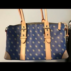 Dooney & Burke pocketbook